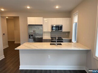 470 Main St Unit 405, Fort Lee, NJ 07024