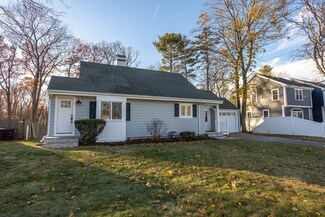 15 Aster Cir, Weymouth, MA 02188