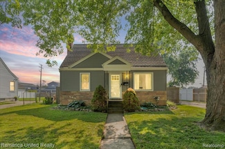 4240 Mandalay Ave, Royal Oak, MI 48073