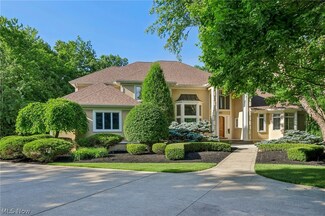 447 Berwick Cir, Aurora, OH 44202