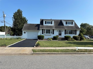 113 Wilfred Blvd, Hicksville, NY 11801