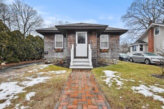 6 1/2 Whitehill St, Taunton, MA 02780