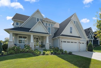 4264 Woodland Ct, Excelsior, MN 55331