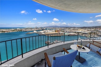 66 Queen St Unit 2904, Honolulu, HI 96813