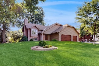 14824 Maywood Dr, Burnsville, MN 55306