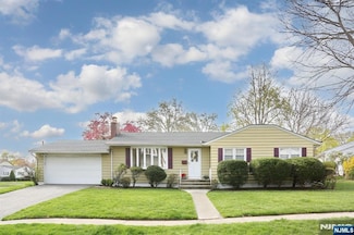 86 Spottswood Rd, Glen Rock, NJ 07452