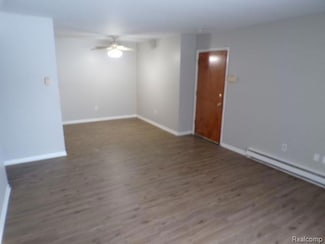 825 S Grand Ave Unit 4, Fowlerville, MI 48836