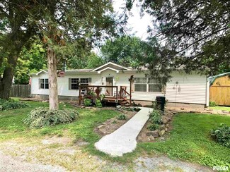 108 E National St, Harrisburg, IL 62946