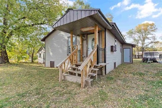 1206 Concord St, Columbus Junction, IA 52738