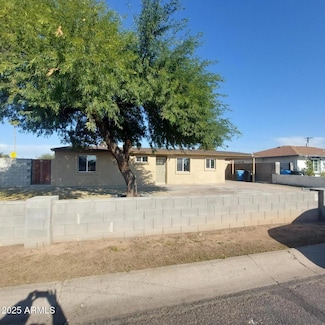 3852 W Earll Dr, Phoenix, AZ 85019
