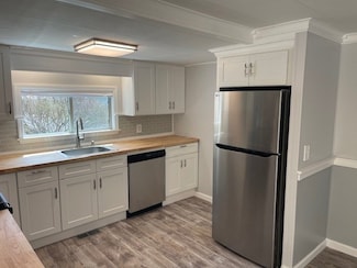 10 Willow Cir, Brimfield, MA 01010