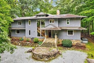 3801 Moonlight Dr, Chapel Hill, NC 27516