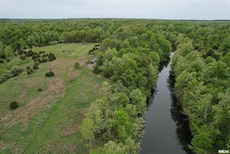 000 Shady Rest Rd, Crab Orchard Precinct, IL 62959