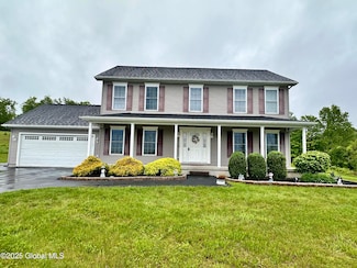 23 Line Dr, Troy, NY 12180