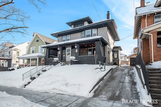 1448 Robinson Rd SE, Grand Rapids, MI 49506