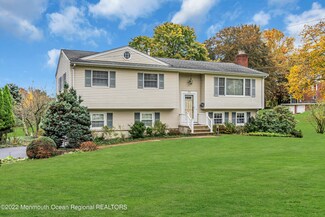 70 Reynolds Dr, Eatontown, NJ 07724