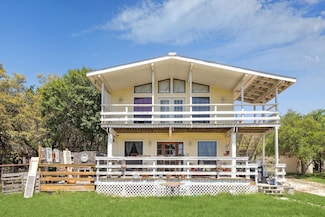 206 Rockin D Ln, Lakehills, TX 78063