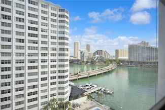905 Brickell Bay Dr Unit 1121, Miami, FL 33131