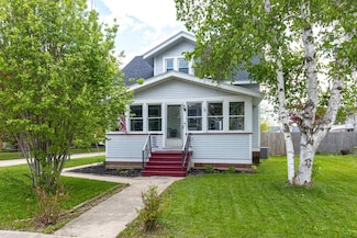 805 W 9th Ave, Oshkosh, WI 54902