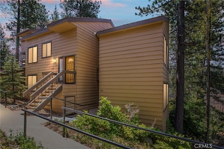27657 Peninsula Dr, Lake Arrowhead, CA 92352