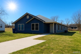 377 Lincoln Ave, Lebanon, MO 65536