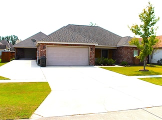 530 Sugar Plum St, Houma, LA 70364