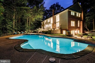 9205 Jeffery Rd, Great Falls, VA 22066
