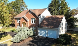 2801 Denbeigh Dr, Hatfield, PA 19440