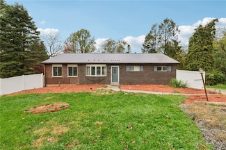 447 Englewood Dr, Pittsburgh, PA 15237