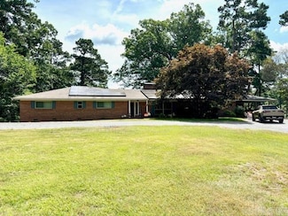 1077 Ridgeview Rd, Camden, AR 71701