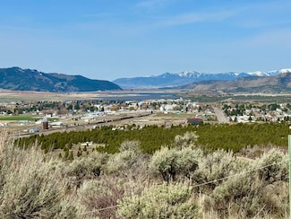 1662 Skyline Dr, Soda Springs, ID 83276