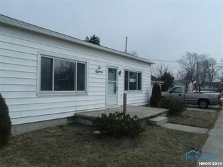 618 E Crocker St, Bradner, OH 43406