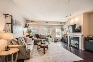 12693 Collegeview Dr Unit 201, Eden Prairie, MN 55347