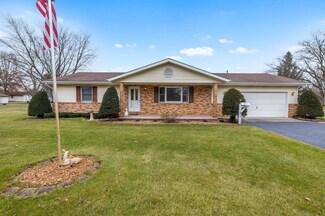 1712 Ironwood St SW, Demotte, IN 46310