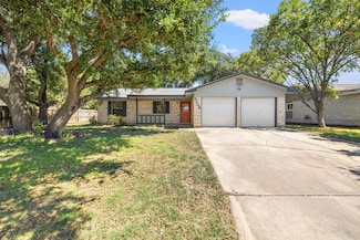 2204 Donna Dr, Taylor, TX 76574