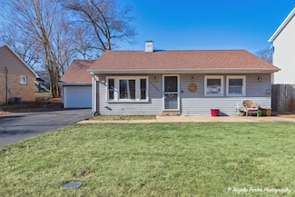 32988 N Meadow Rd, Grayslake, IL 60030