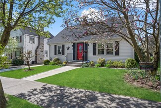 21 Cathedral Ave, Providence, RI 02908