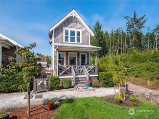 42 Rosemary Ln, Pacific Beach, WA 98571