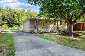 4310 Raven Ridge Dr, Louisville, KY 40216