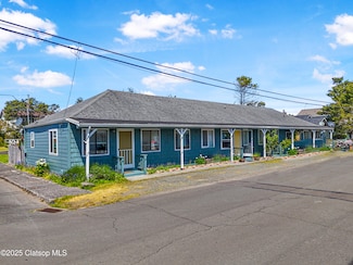 1560 S Downing St, Seaside, OR 97138