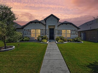 36 River Oaks Blvd, Waxahachie, TX 75165