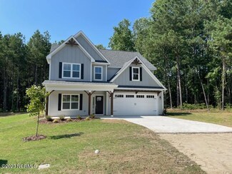 404 Endicott Ct, Carthage, NC 28327