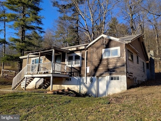 154 Country View Ln, Milroy, PA 17063