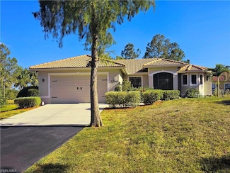3290 37th Ave NE, Naples, FL 34120