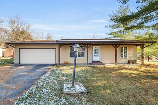 702 Timberview Dr, Mahomet, IL 61853