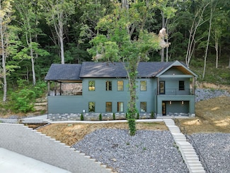 2405 Shoreside Dr, Smithville, TN 37166