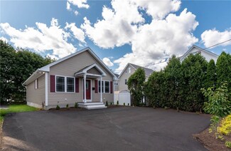 240 Beckwith St, Cranston, RI 02910