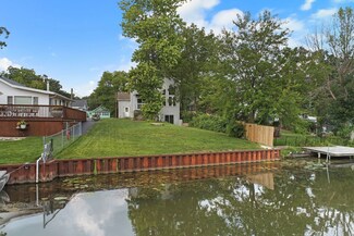 39 Rushmore Rd, Fox Lake, IL 60020