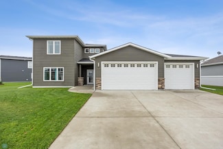 1029 44th Ave S, Moorhead, MN 56560