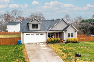340 Woodlawn Dr, Connelly Springs, NC 28612